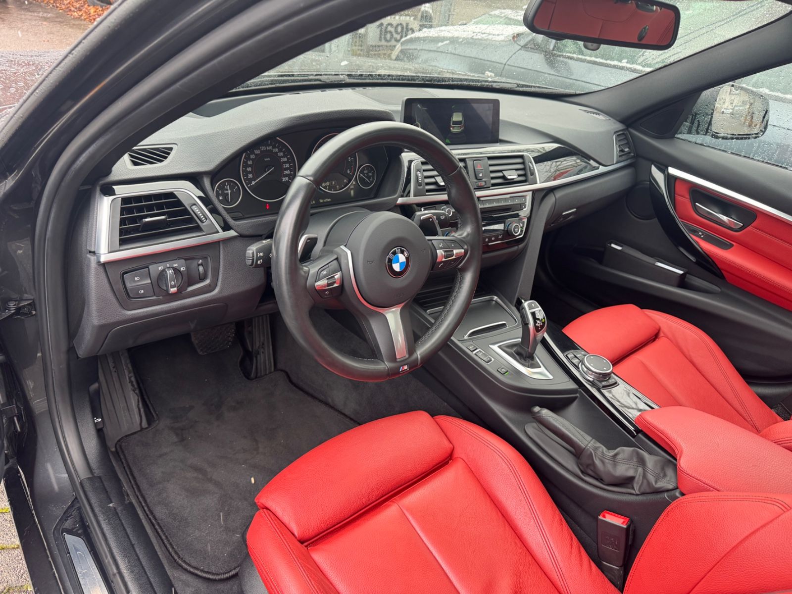 Fahrzeugabbildung BMW 330 xDrive Sport Line erst37000km+Panorama+HUD