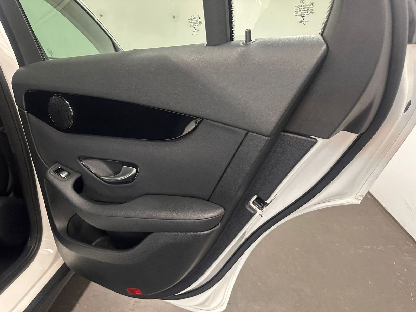 Fahrzeugabbildung Mercedes-Benz GLC 200 d 4MATIC Autom.*PANORAMA*CARPLAY*