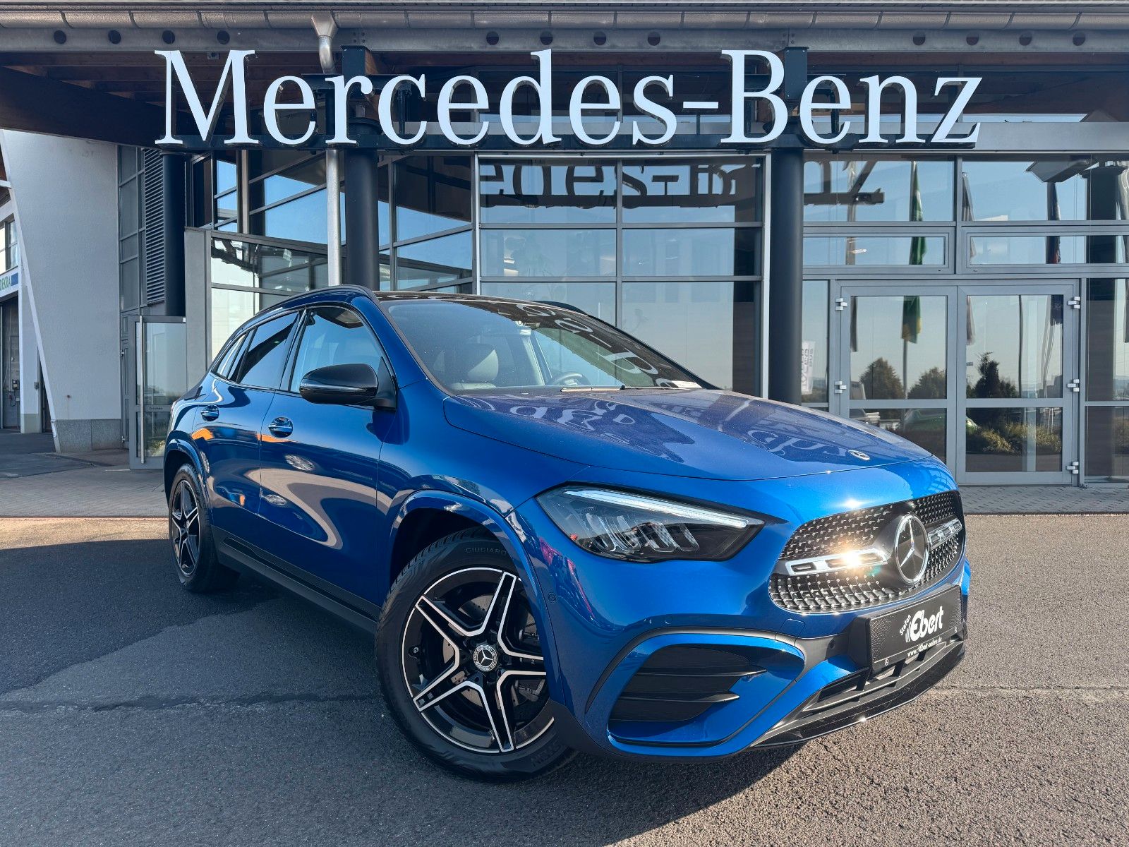 Fahrzeugabbildung Mercedes-Benz GLA 200 AMG+PANO+DistrPlus+RFK+Night