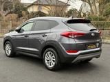 Hyundai Tucson Trend 2WD-1HAND-SCHECKHEFT-KAMERA-GARANTI - Hyundai Gebrauchtwagen in Wiesbaden