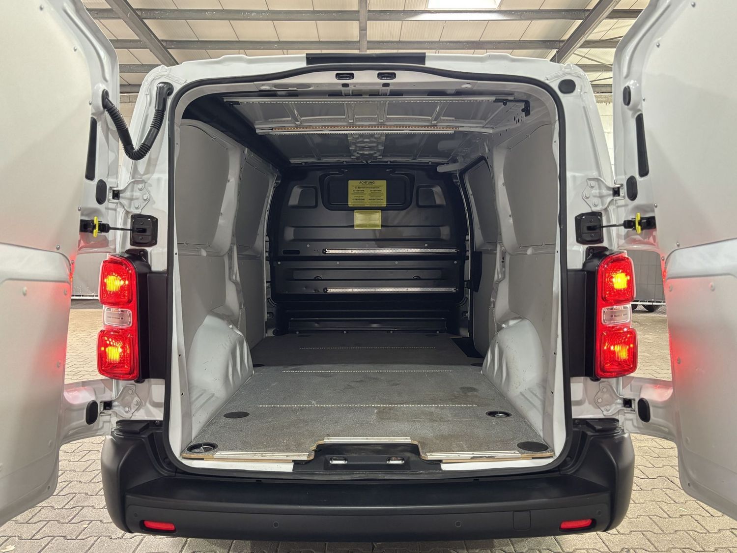 Fahrzeugabbildung Opel Vivaro 2.0 D Edition L3#Klima#Navi#Carplay