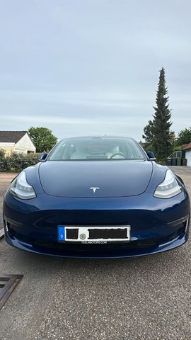 TESLA Model 3 Langstreckenbatterie - Allradantrieb...