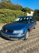 Volkswagen VW Passat 1.6 Benzin TÜV Neu - Volkswagen Passat aus 1998: Kombi