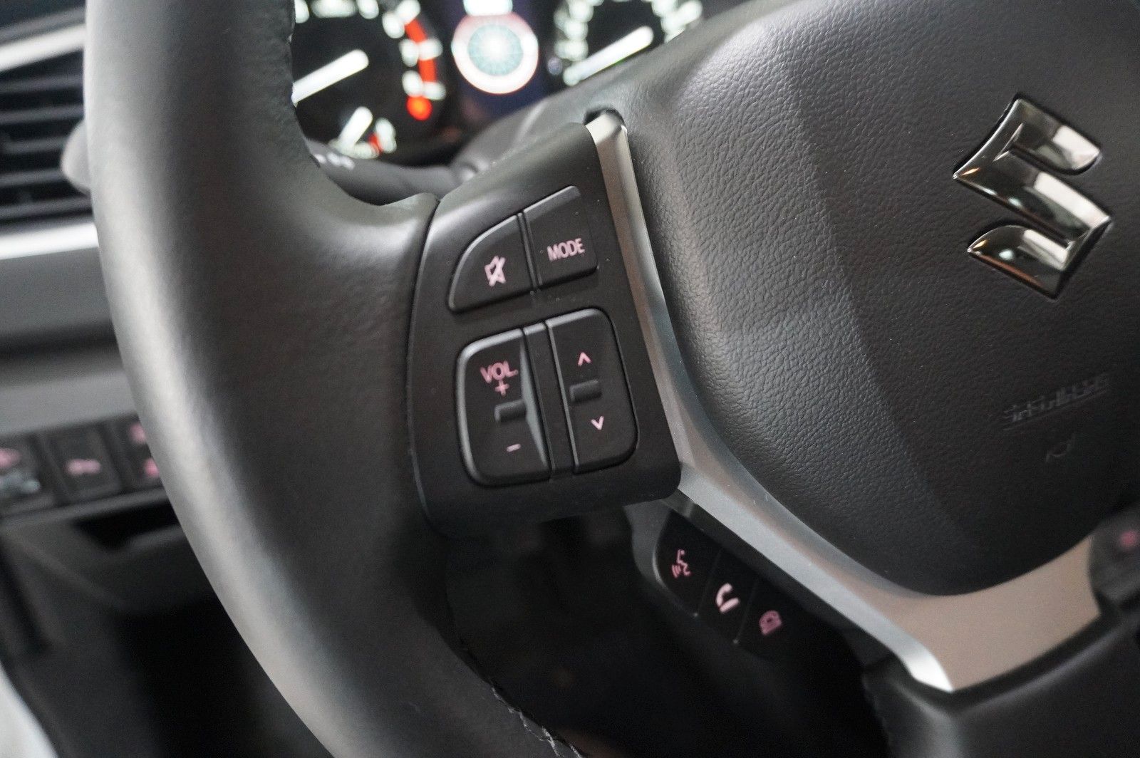 Fahrzeugabbildung Suzuki (SX4) S-Cross 1.4 COMFORT NAVI/LED/KAMERA/SH/DAB