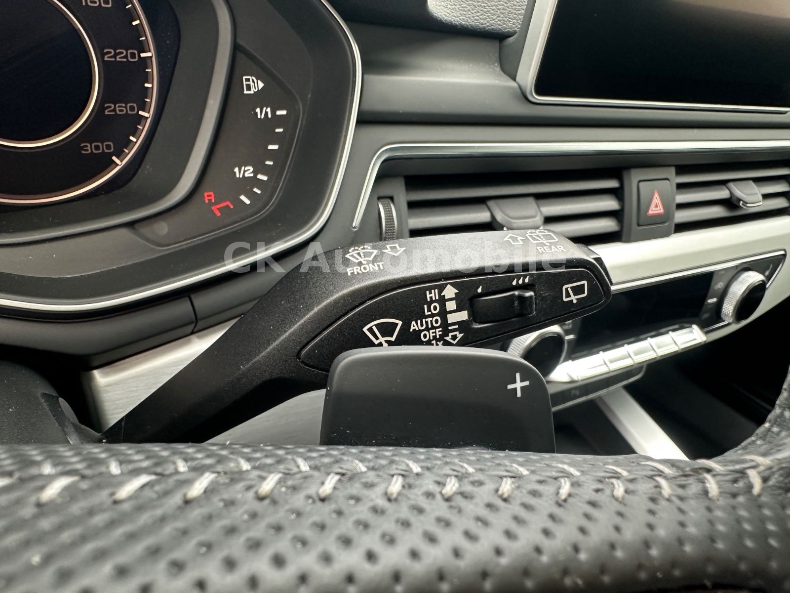 Fahrzeugabbildung Audi A4 Avant 40 TDI Quattro S-Line/Navi/LED/ACC