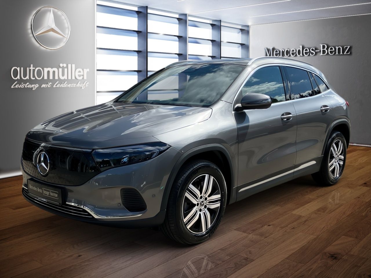 Fahrzeugabbildung Mercedes-Benz EQA 300 4M BONUS+AHK+PANO+STHZ+LHZ+CARPL+TOTWIN+