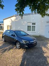Opel Astra 1.6 Turbo Cosmo 132kW Cosmo - Opel Astra aus 2010: Turbo