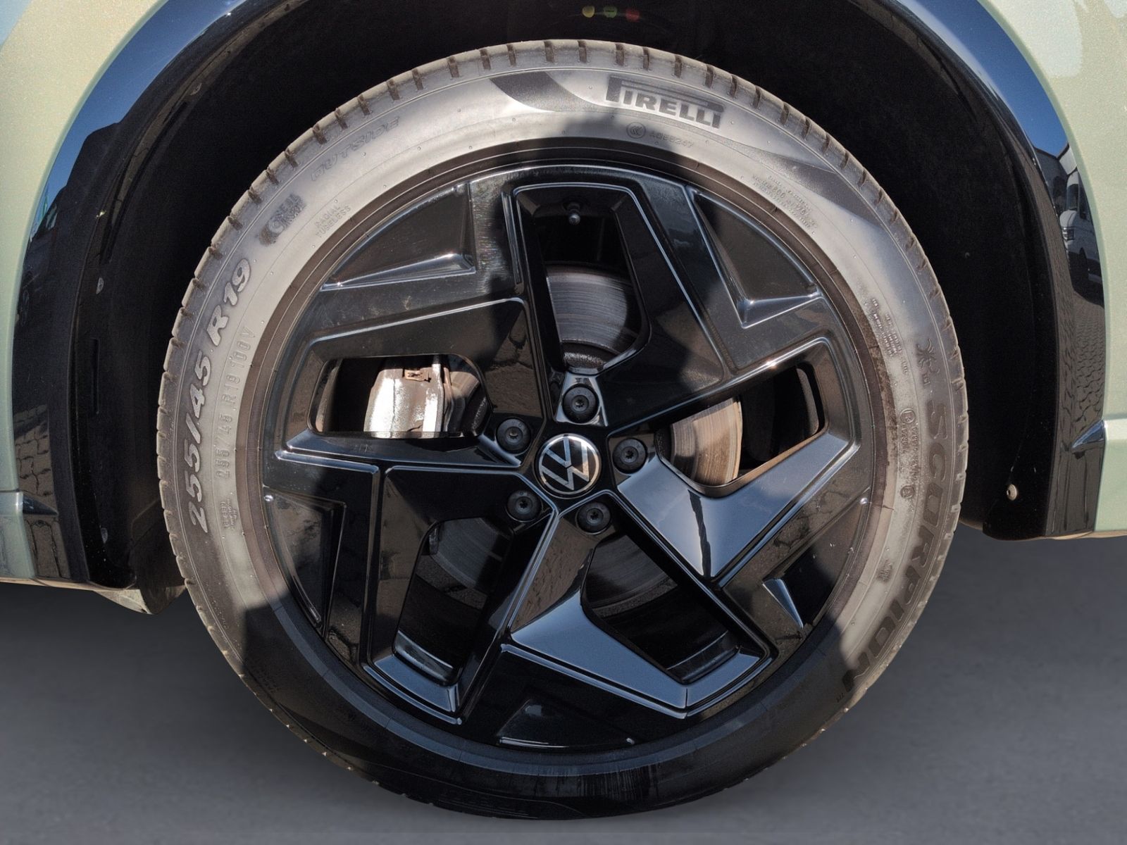 Tiguan 2.0 TDI DSG R-Line AHK+KAMERA+MATRIX+