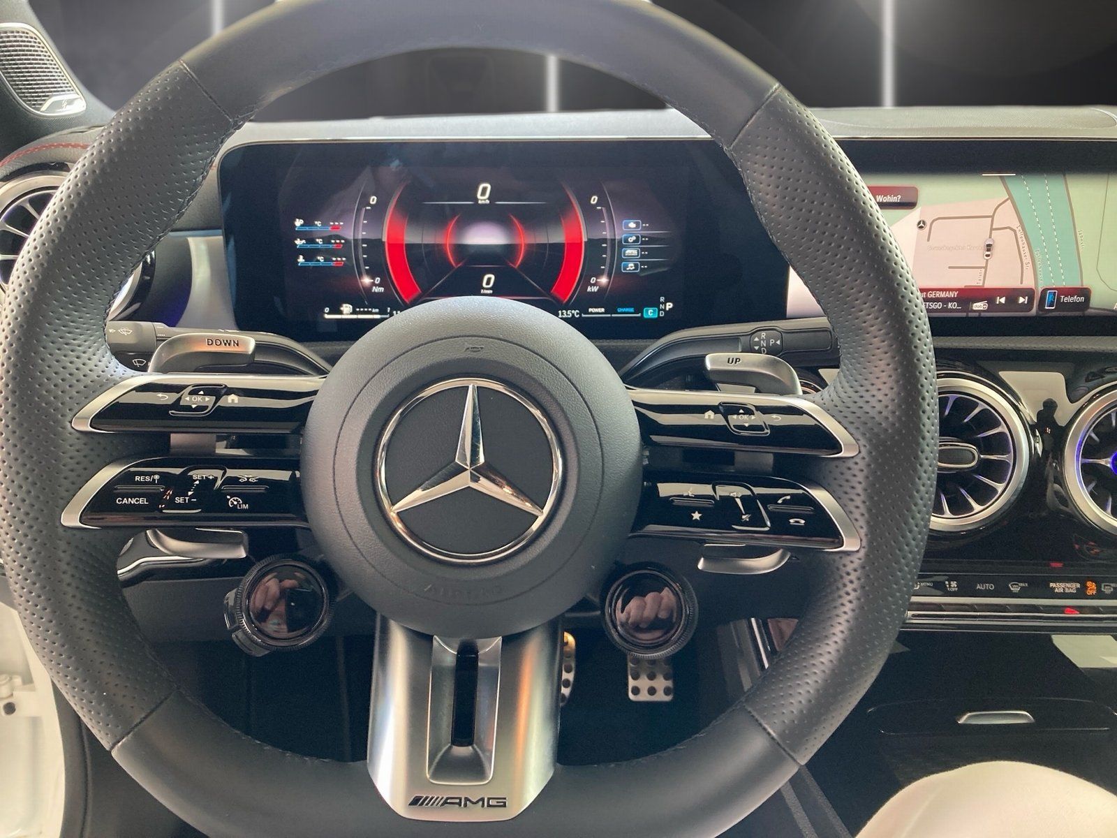 Fahrzeugabbildung Mercedes-Benz CLA 35 AMG 4M*Aero*Pano*HUD*Burm*STDHZG*Dist*360
