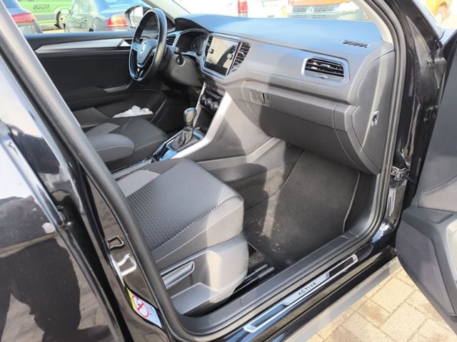 Fahrzeugabbildung Volkswagen T-Roc 1.5 TSI DSG Active LED NAVI KESSY ALLWETTE