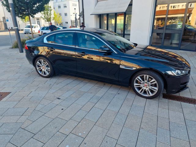 JAGUAR XE