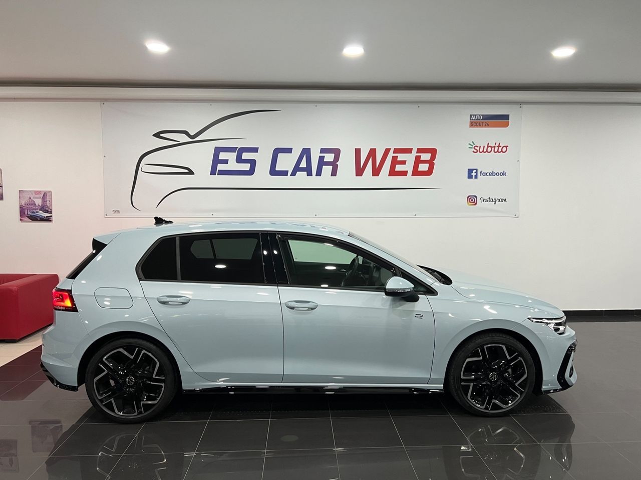 Volkswagen VOLKSWAGEN GOLF 8.5 2.0 TDI DSG R-Line Plus 150 imagem 2