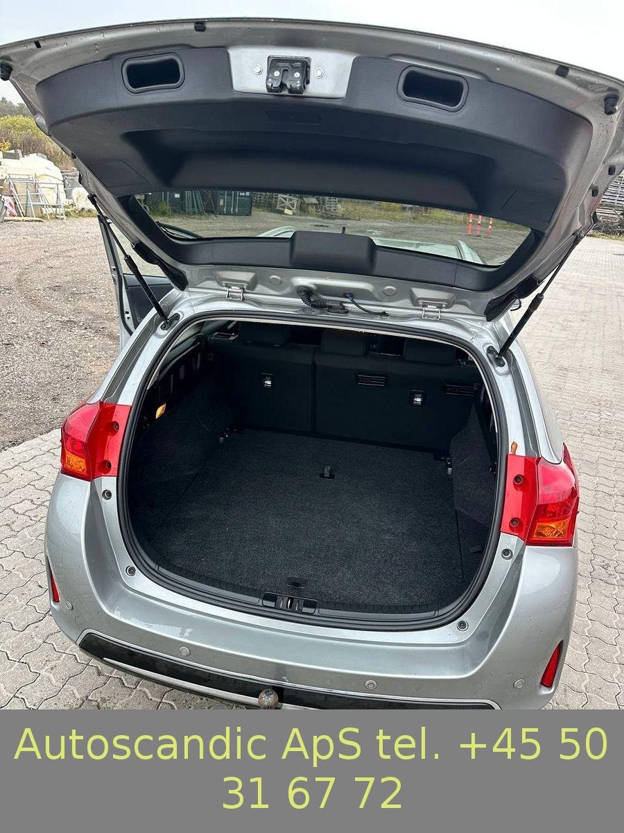 Toyota Auris 2014 — photo 18