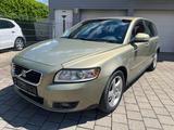 Volvo V50 Kombi 2.0 D Kinetic - gebrauchte Volvo V50 aus dem Jahr 2010
