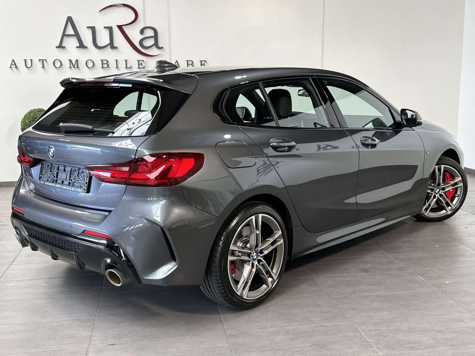 Fahrzeugabbildung BMW M135i xDrive 5-Türer NAV+LED+ACC+COMFORT-PAKET