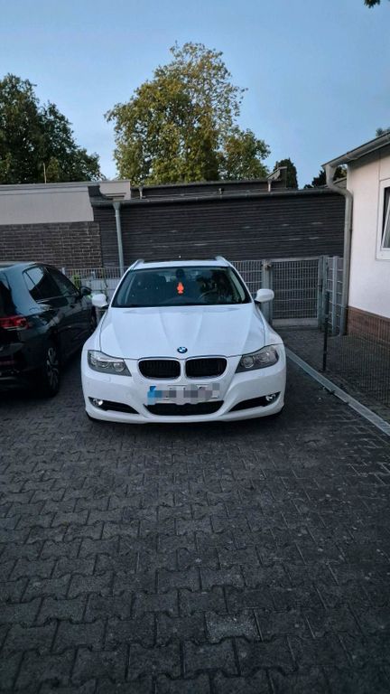 Image of BMW 320