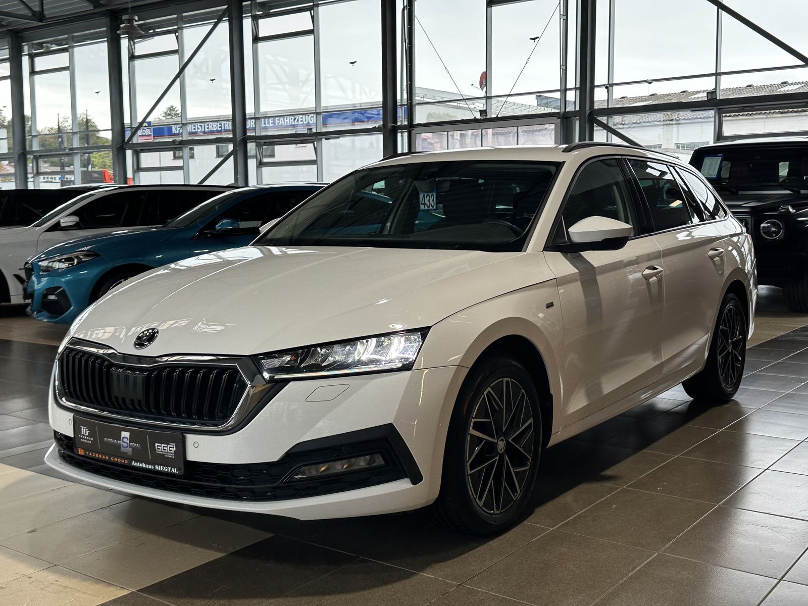 Skoda Octavia Clever Massage RCam Ambiente LED SHZ AHK imagem 3