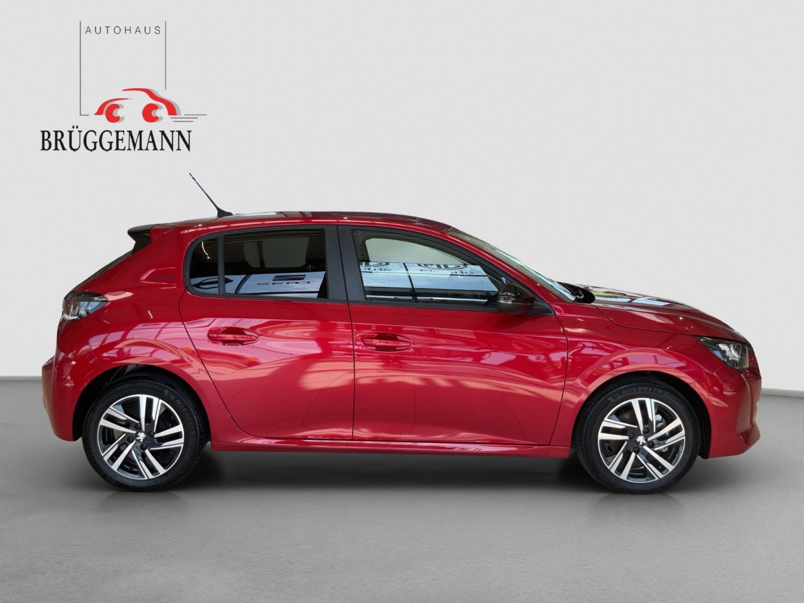 Fahrzeugabbildung Peugeot 208 1.2 PureTech Style