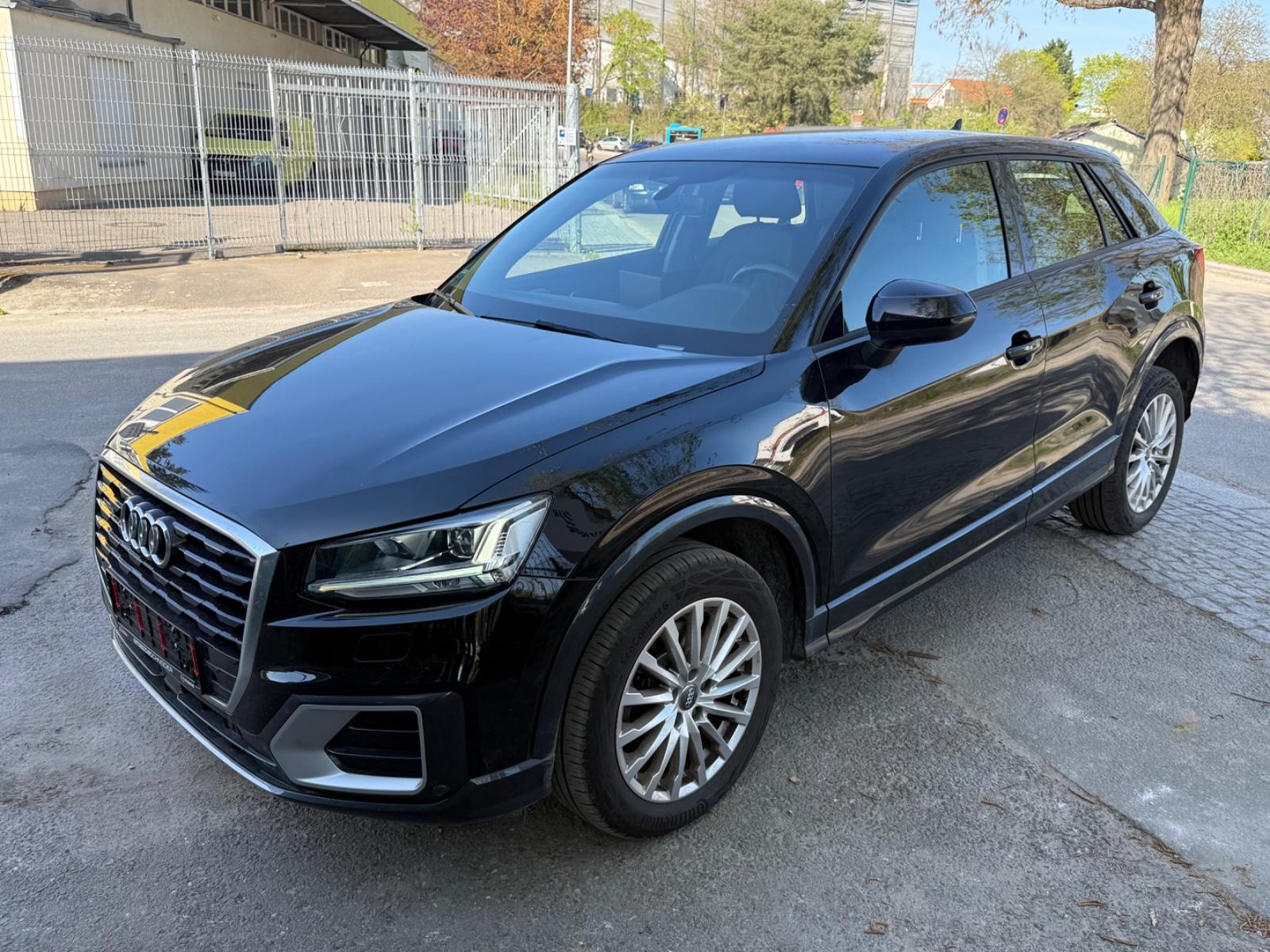 Audi Q2 40 TFSI S tronic quattro design AHK  NAVI