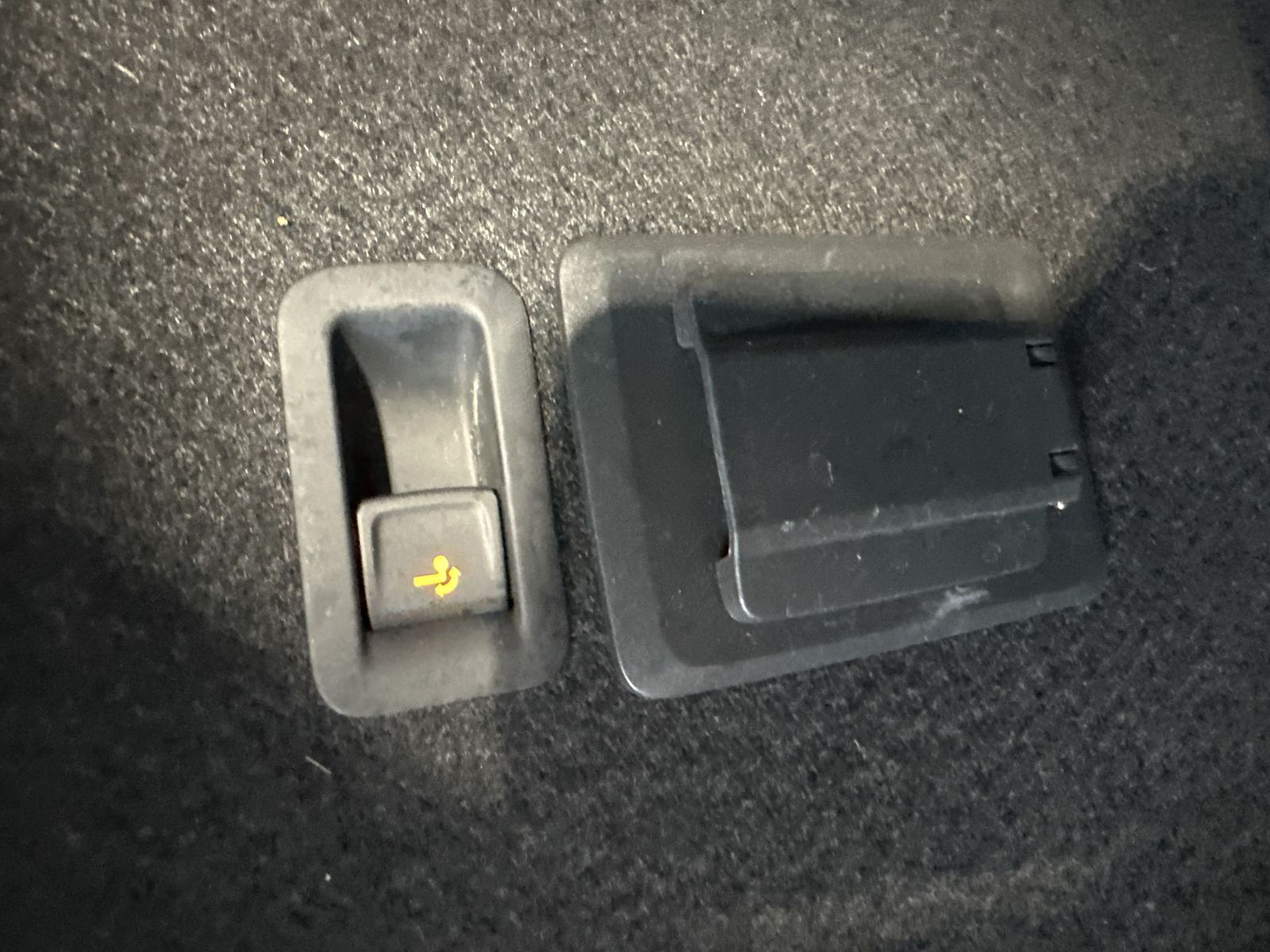 Fahrzeugabbildung CUPRA Leon Sportstourer 1.4 e-Hybrid NAV+LED+VCOCK+AHK