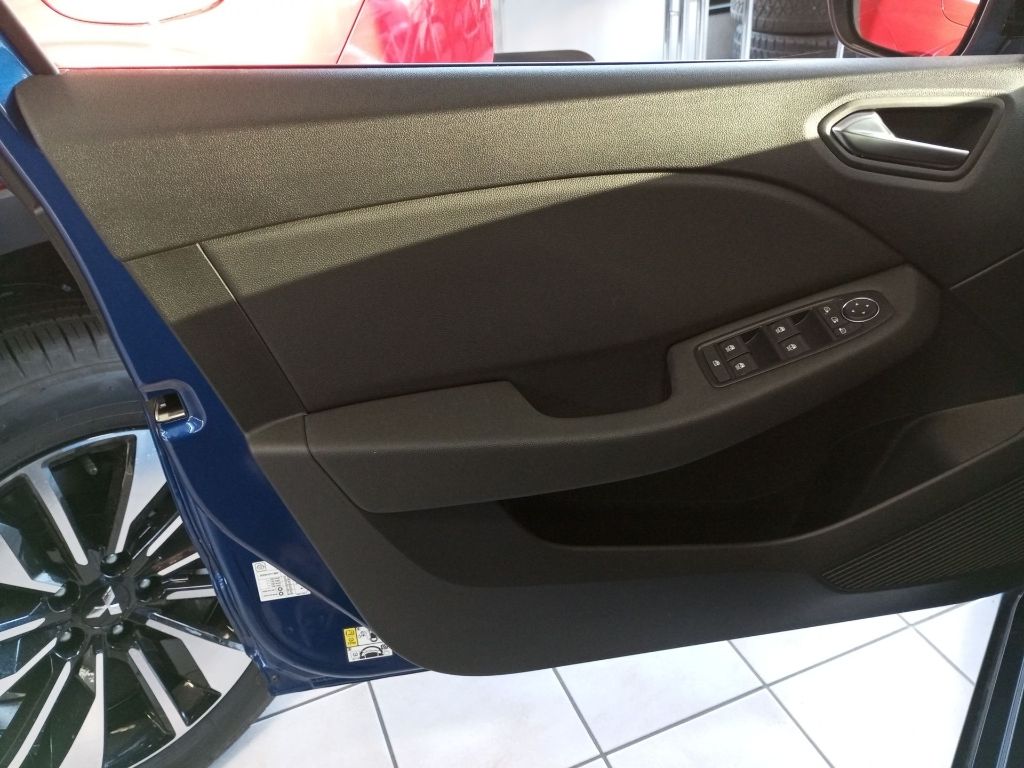 Fahrzeugabbildung Mitsubishi Colt Select 1.0 T-Benziner 6-Gang