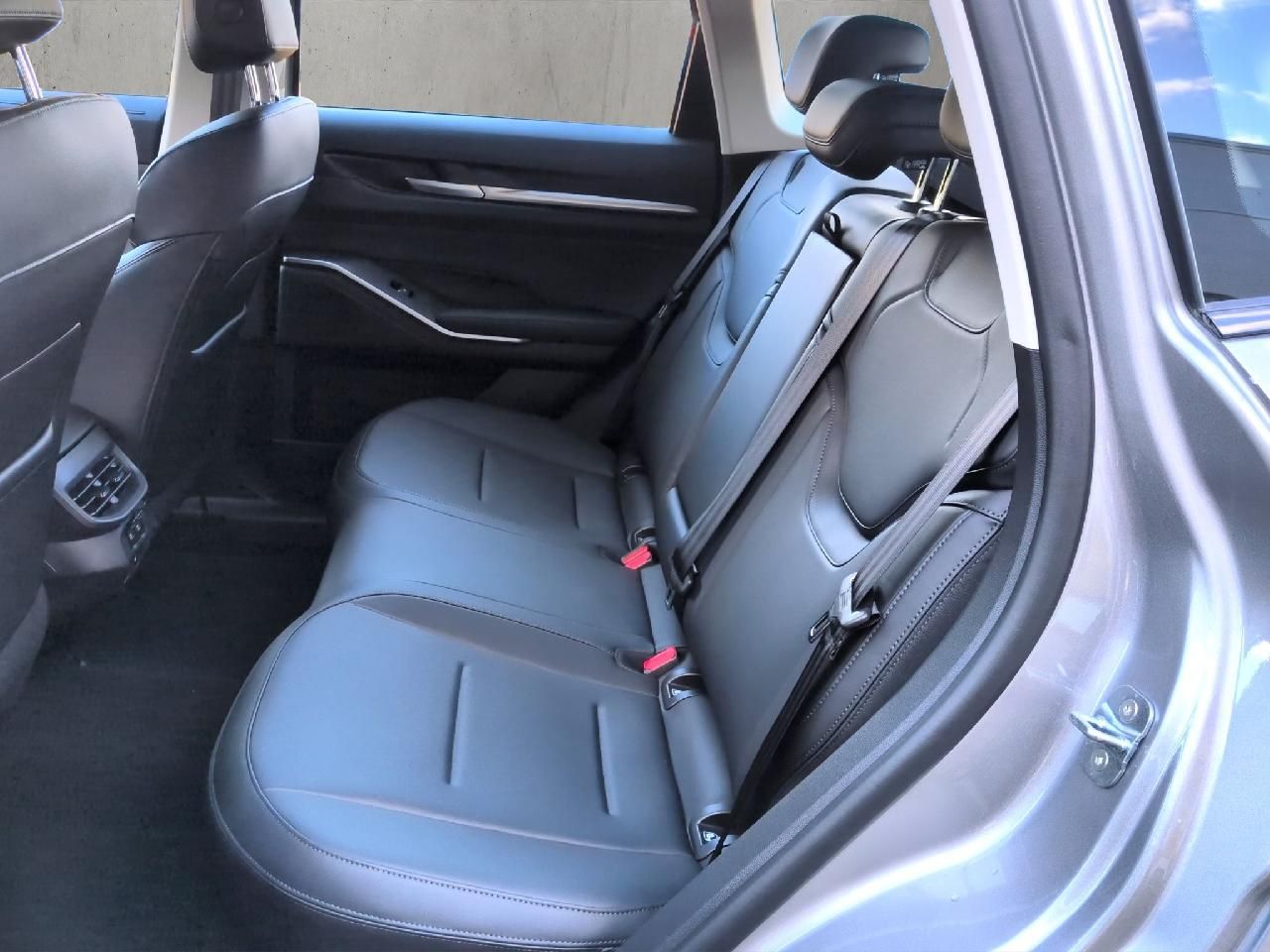Fahrzeugabbildung GWM Haval H6 1.5 HEV 179 kW FWD Premium