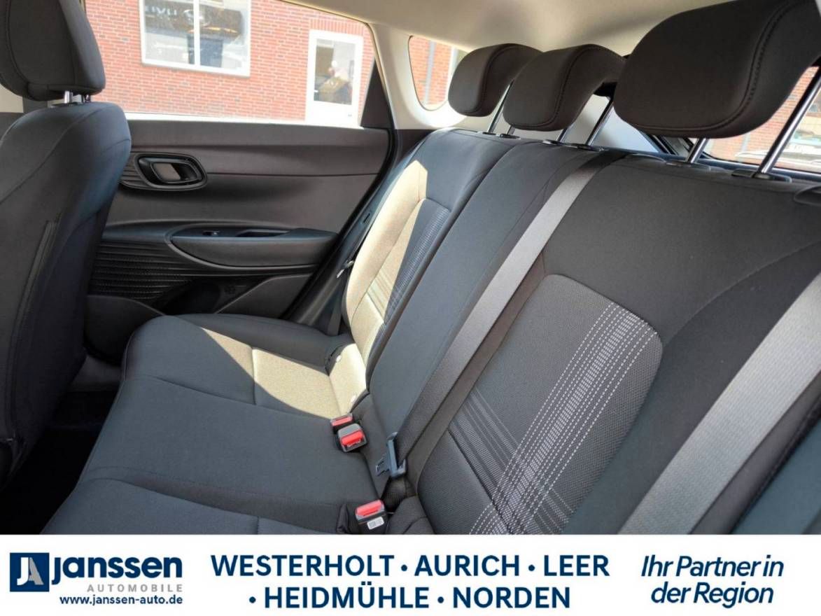 Fahrzeugabbildung Hyundai BAYON Select PDC Klima Start-Stopp Rückfahrkame