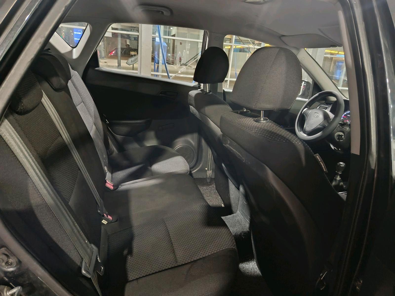 Hyundai i30 2009 — photo 13