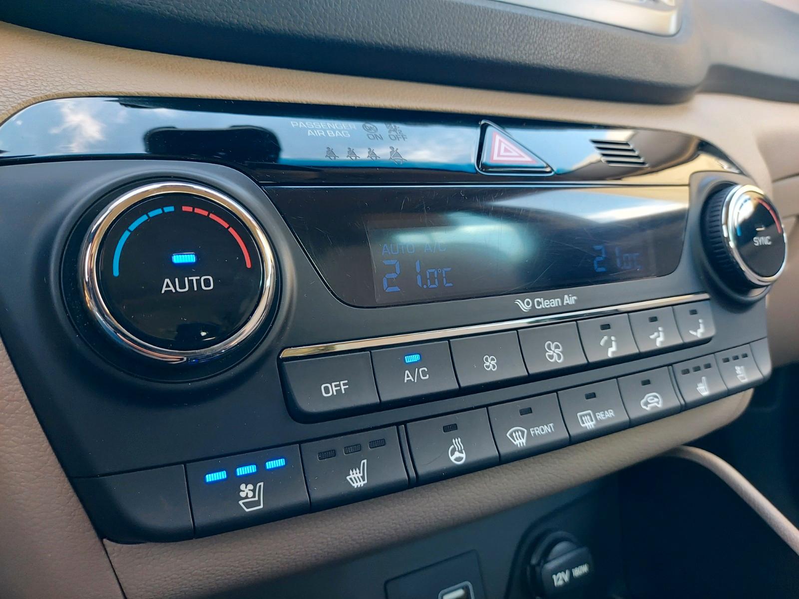Hyundai Tucson blue Premium Pano Radar Leder Sitzklima