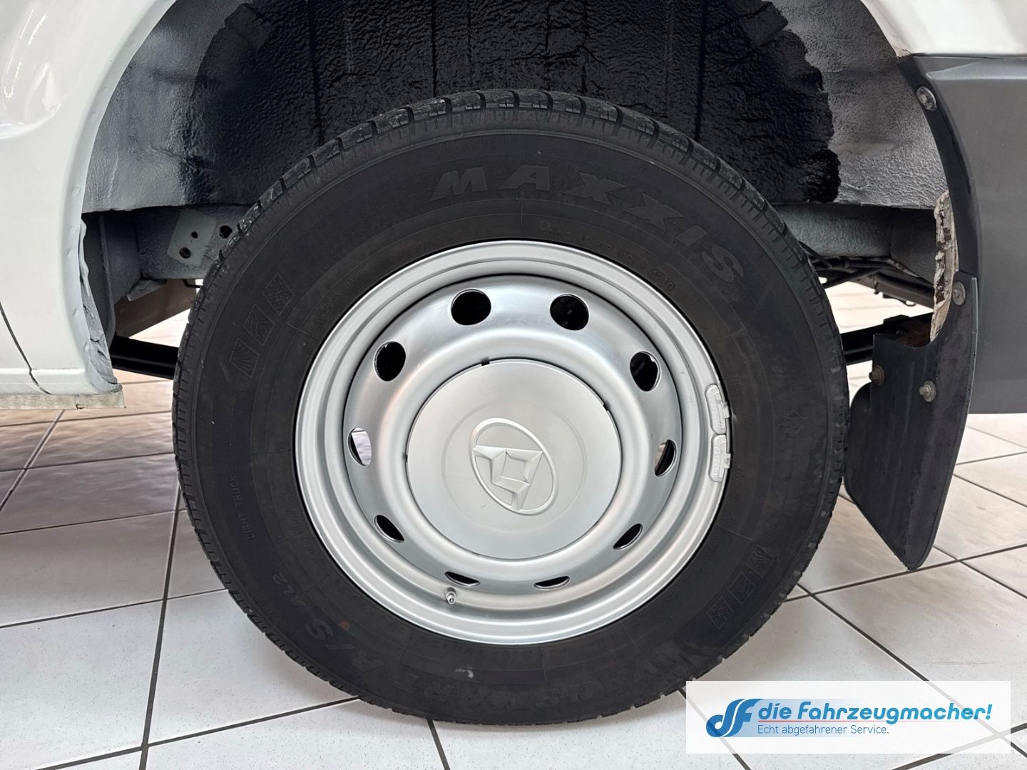 Fahrzeugabbildung Maxus EV80 Kasten L2H2 3,5t PDC Berganfahrass. El. Par