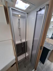 Sunlight Adventure T 68 8G Autom. Combi 6E TV-Paket