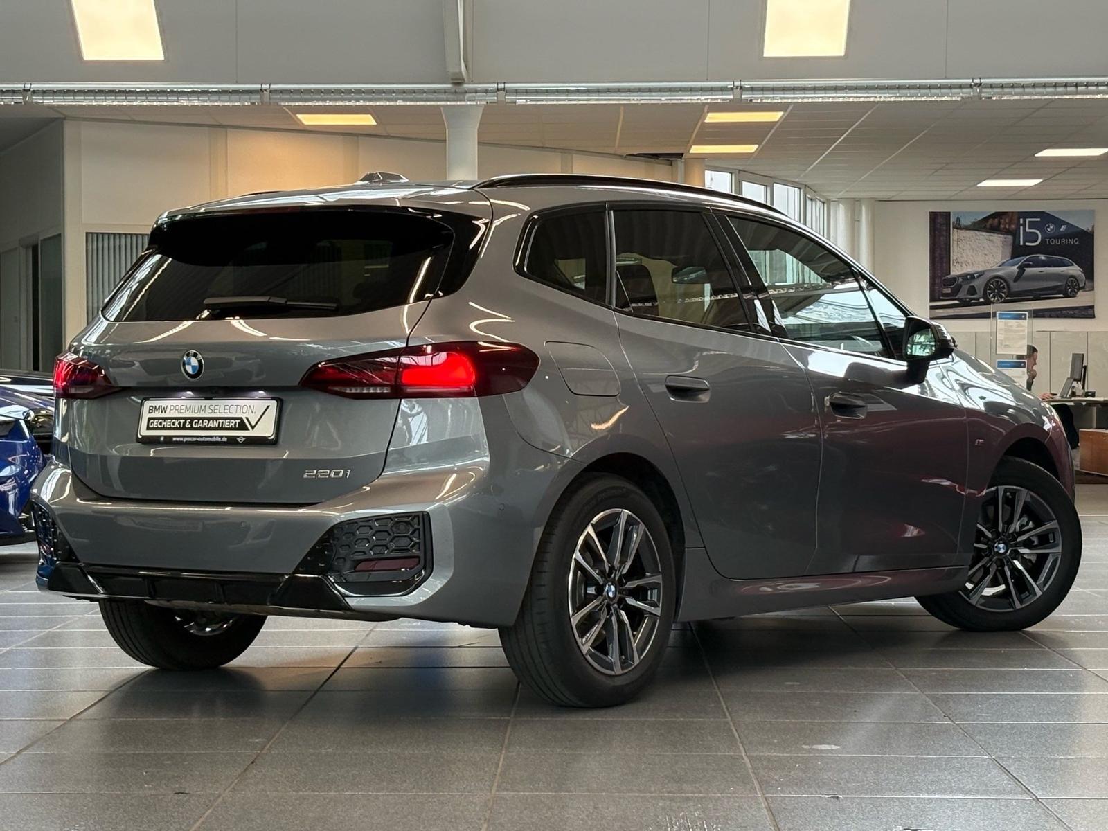 BMW 220i M Sport LED Widescreen DA PA RFK AHK