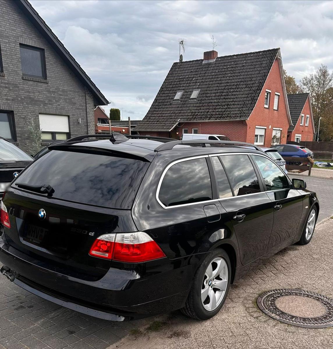 BMW 530 2005 — салон