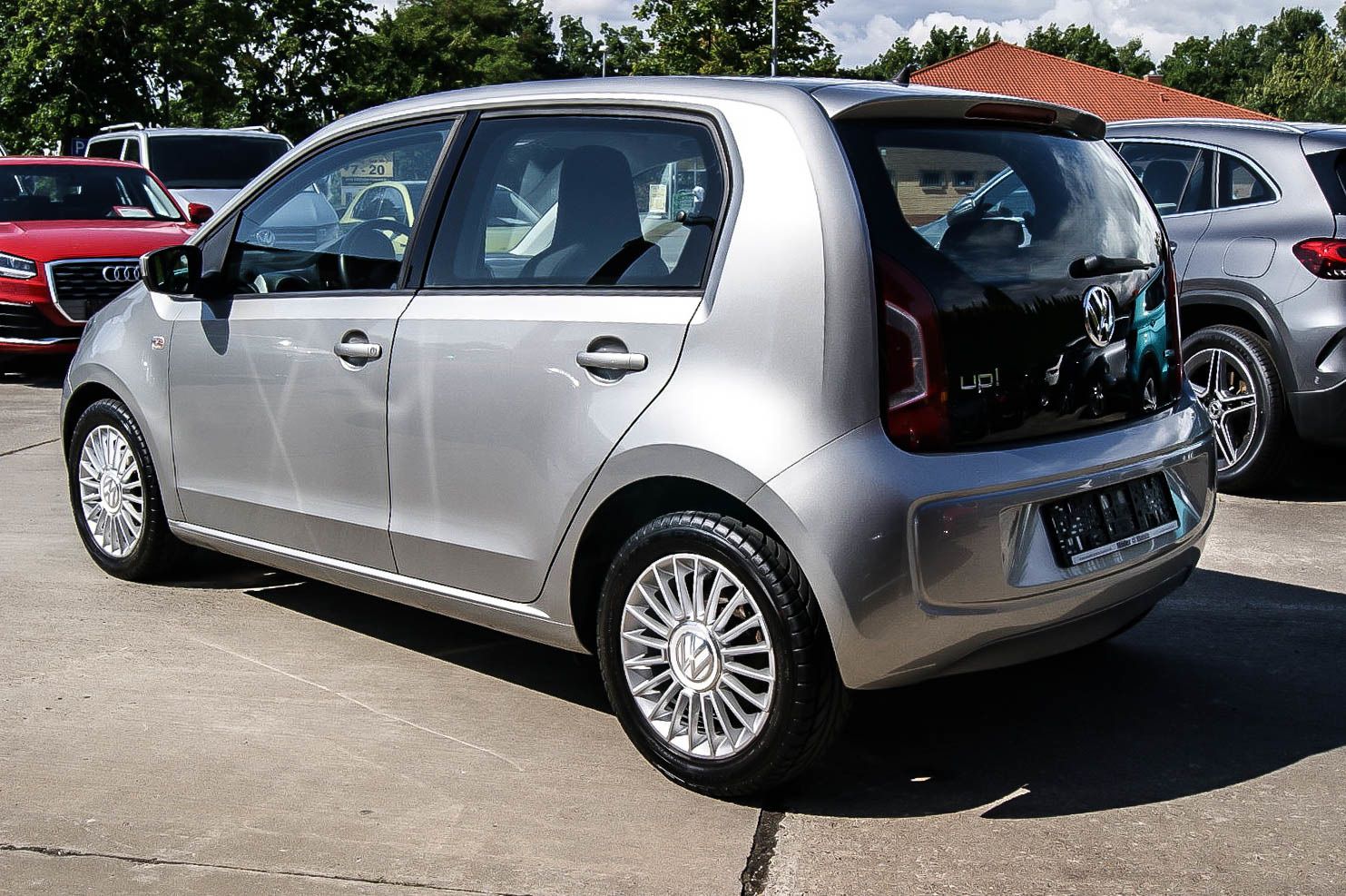 Fahrzeugabbildung Volkswagen up! high up BMT NAVIGATION KLIMA SITZHEIZUNG ALU