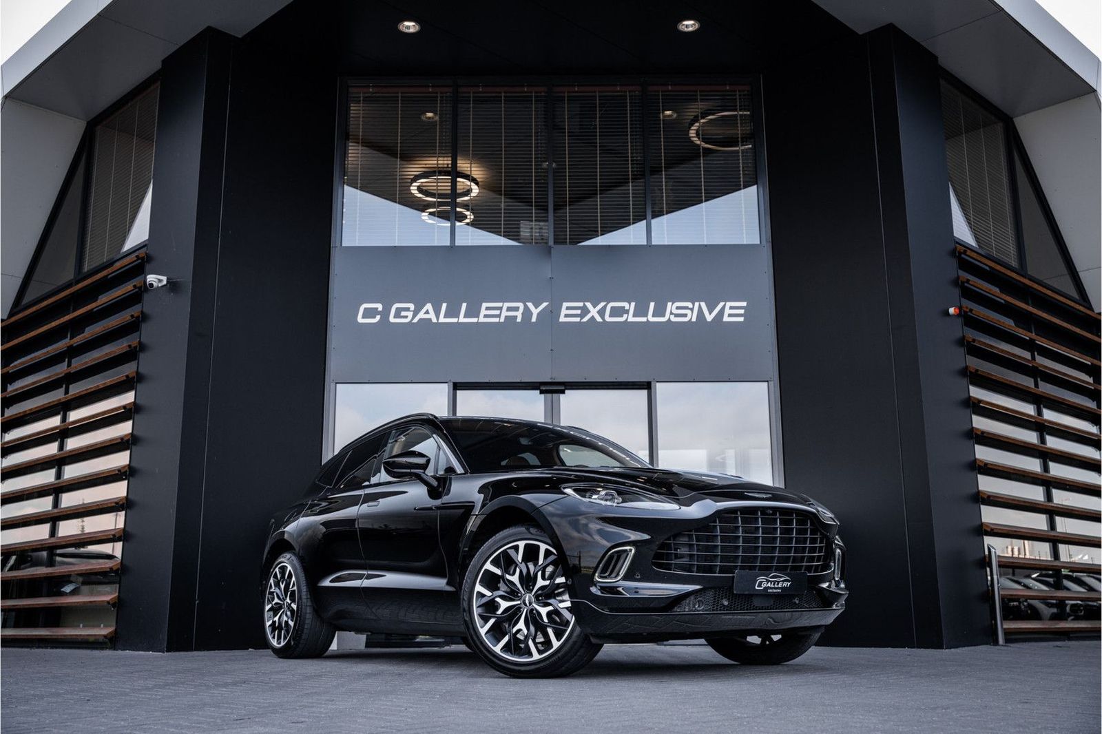 Aston Martin DBX 4.0 V8 - 1/500 | Panorama | 360 Camera | Luc