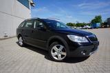 Skoda Octavia Combi 2.0TDI Scout 4x4 Tempomat 1. Hand - Skoda Octavia aus 2012 mit Diesel-Antrieb: Kombi