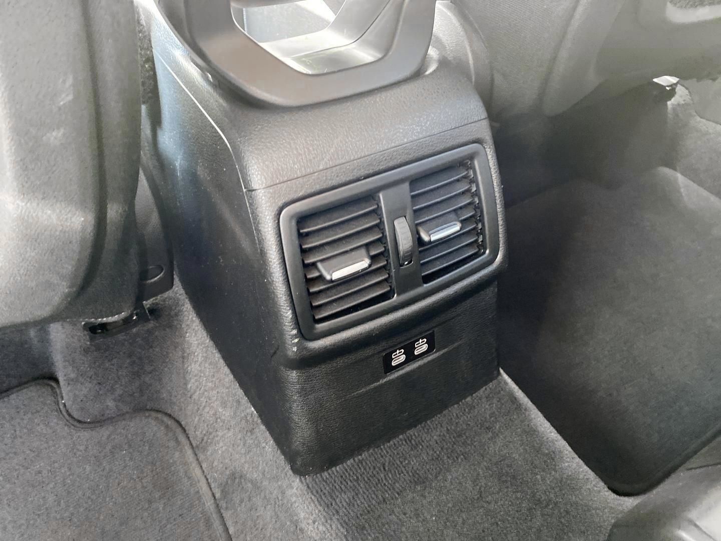 BMW X1 sDrive18d AHK Navi Soundsystem LED El. Heckkl foto 16
