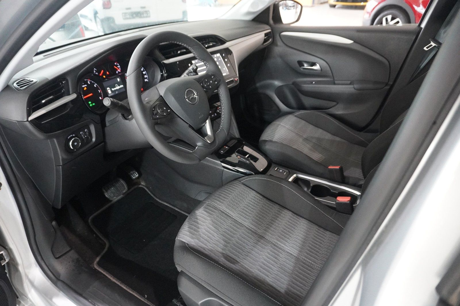Fahrzeugabbildung Opel Corsa F 1.2T EDITION AT NAVI/LED/SPORT/TEMP/DAB+
