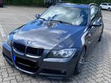 BMW 330i E91-Kombi-MPaket-Servo-Euro4-Klima-AHK - BMW 330 mit Benzin-Antrieb: Kombi, E91 330i