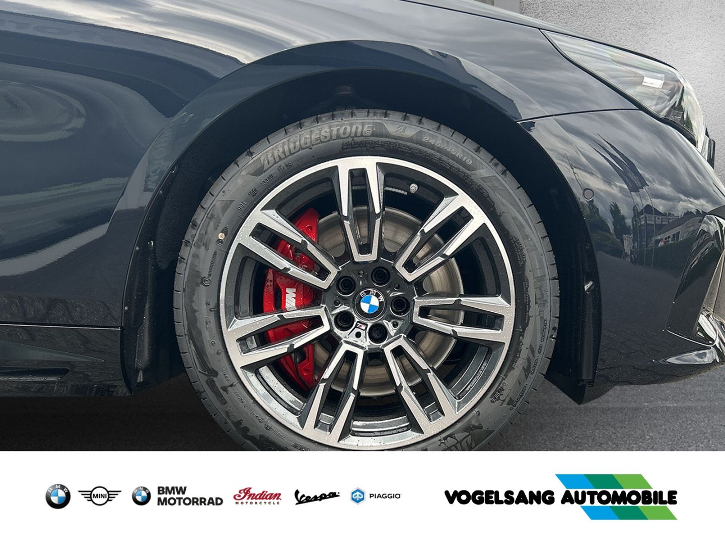 Fahrzeugabbildung BMW 550 e xDrive M Sport Park-Assistent Sportpaket H