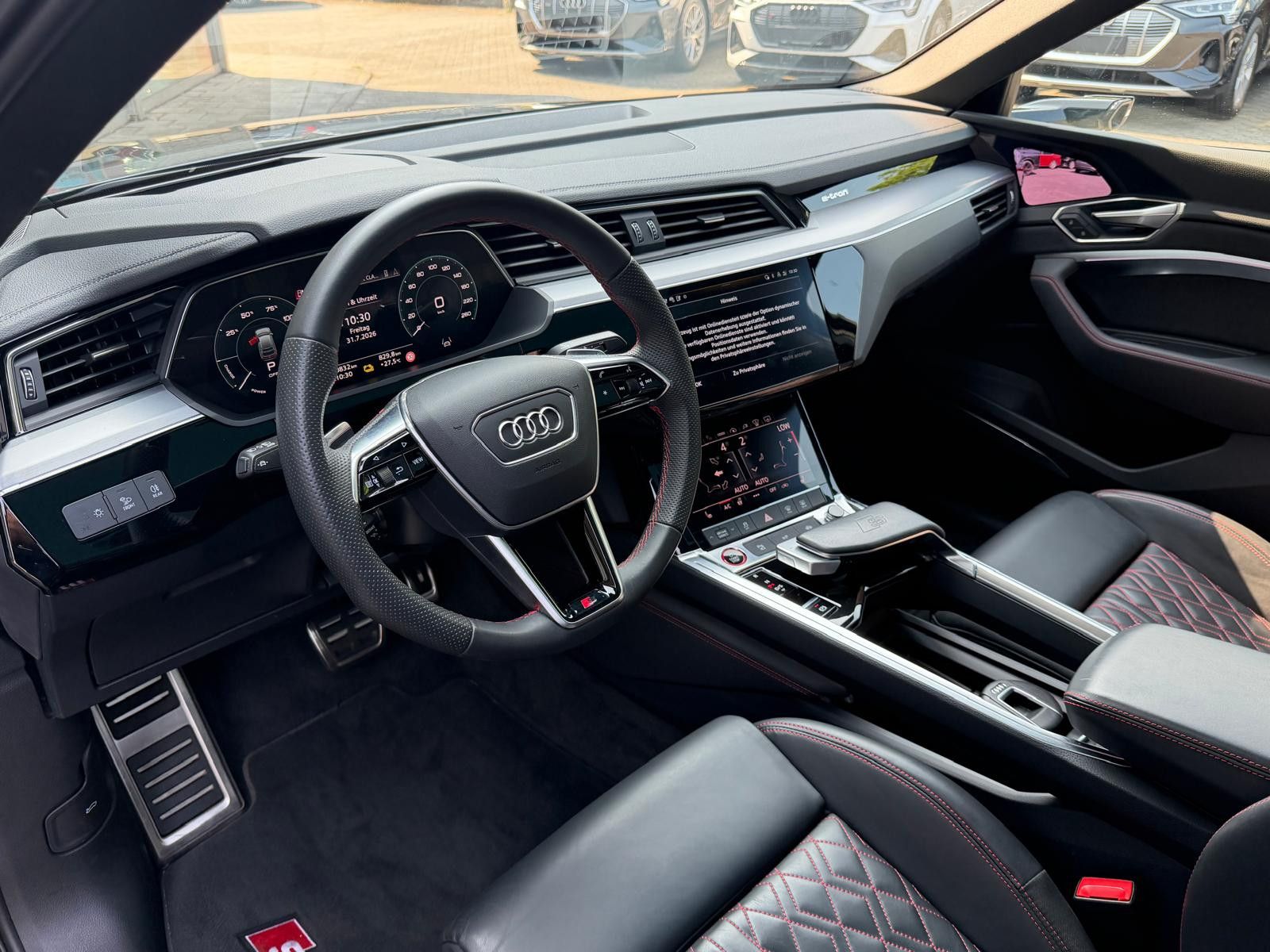 Fahrzeugabbildung Audi SQ8 e-tron QATT SPORTBACK BLACK EDIT NAPPA+PANO+