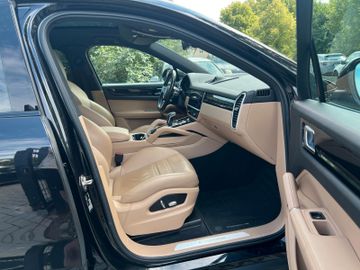 Porsche Cayenne - 9