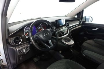 Mercedes V 220 - 10