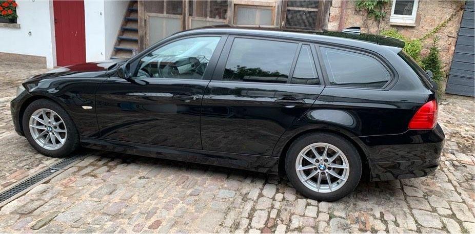 BMW 320 2012 — engine 184 HP (135kW)