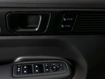 Hyundai Santa Fe 1.6 T-GDI Hybrid 158 kW 4WD Blackline