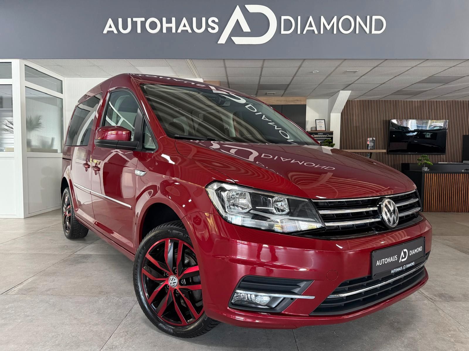 VW Caddy PKW Generation Four * DSG * 5-SITZER*