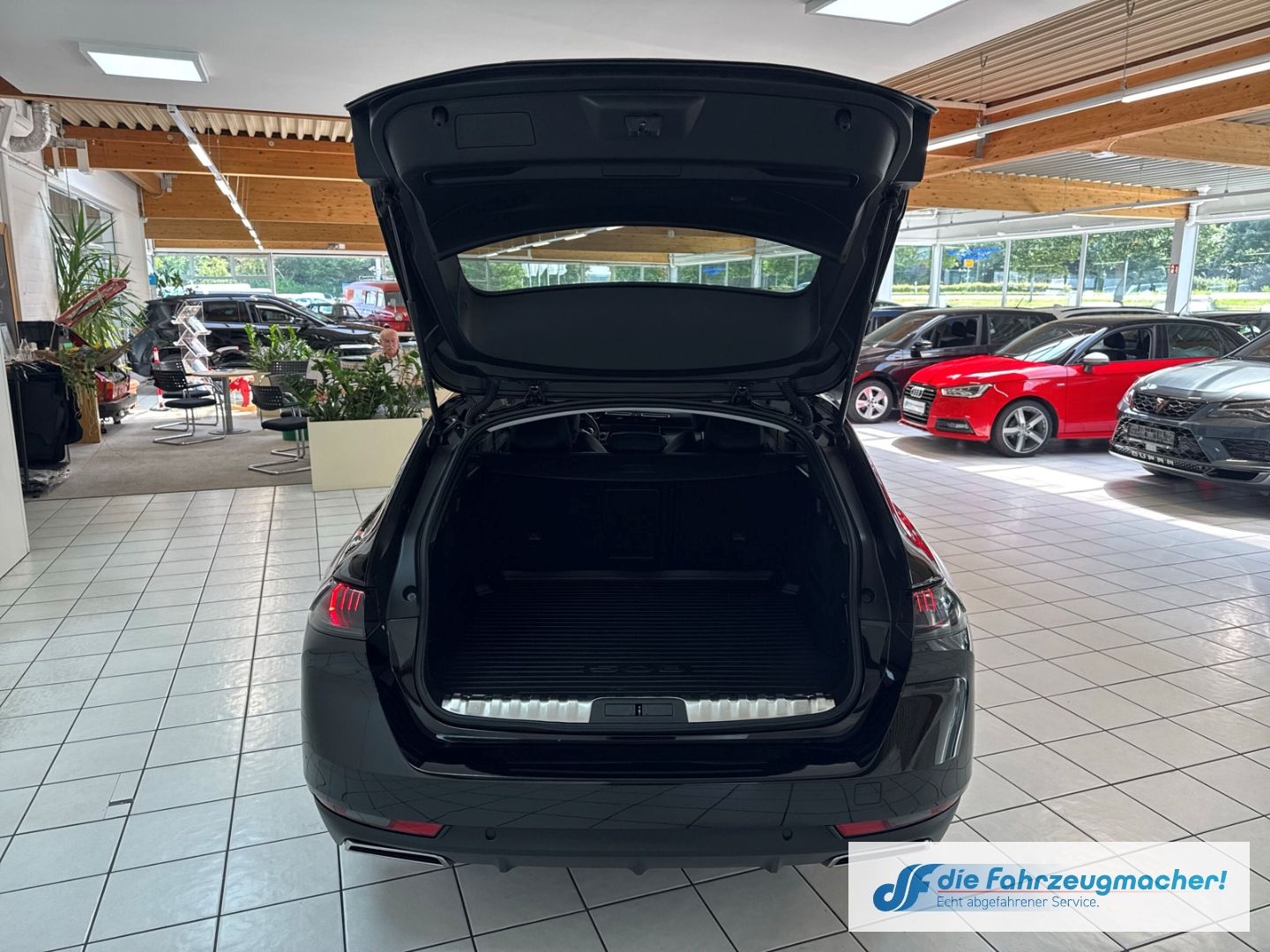 Fahrzeugabbildung Peugeot 508 SW Allure Pack 1.5 BlueHDi 130 EU6d Navi 360