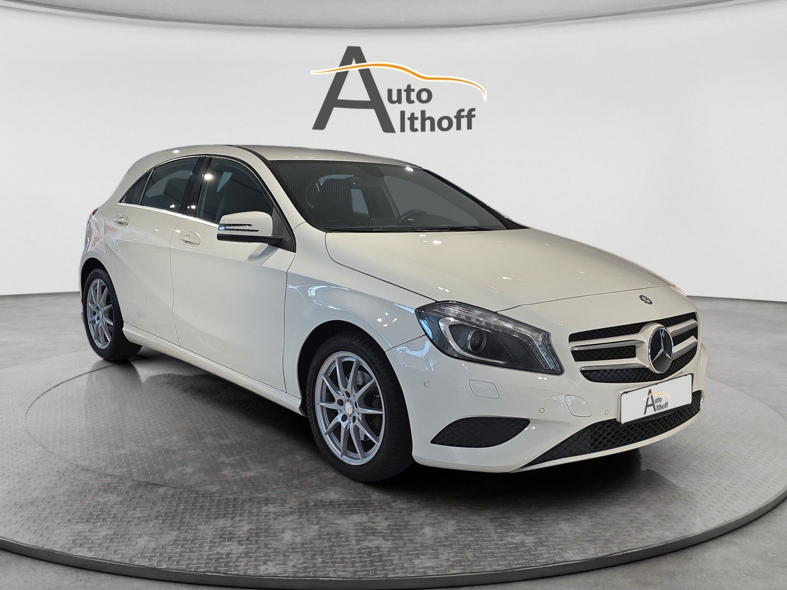 MERCEDES-BENZ A 180