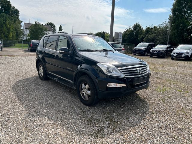 Ssangyong REXTON 4x4  7 Sitzer   AHK  Navi  Wasserschaden