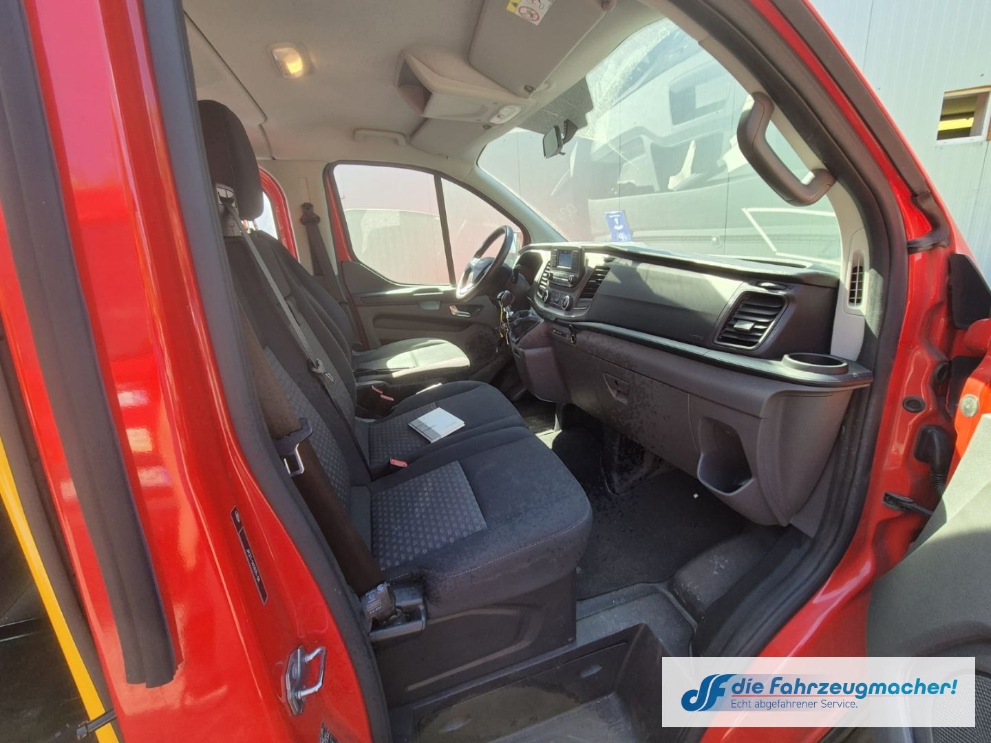 Fahrzeugabbildung Ford Transit Custom Kombi 320 L1 *UNFALLWAGEN *3201